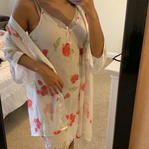 VINTAGE SLIP AND ROBE